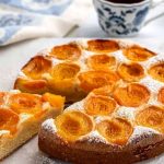 طرز تهیه کیک زردآلو؛ یک عصرانه خاص و خوشمزه