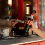 درخواست افزایش ۵۰ درصدی قیمت نوشیدنی‌های شیرین و دخانیات