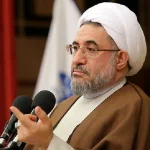 دولت و رئیس‌جمهور آمریکا کافر حربی هستند و مال و جان آن‌ها برای ما مباح است